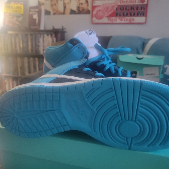 Size 10.5 Send Help Nike High Dunk SB Shoes - Picture 5 of 5